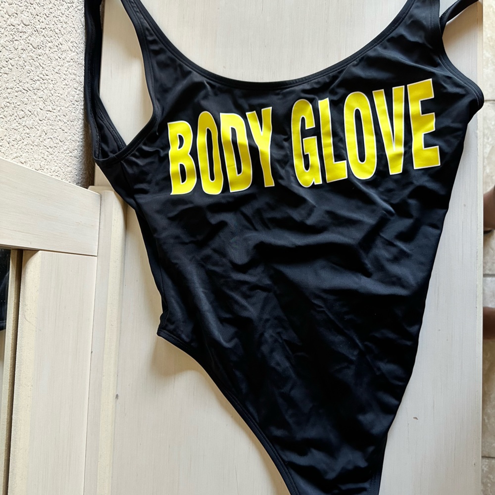 Body glove swimming suit